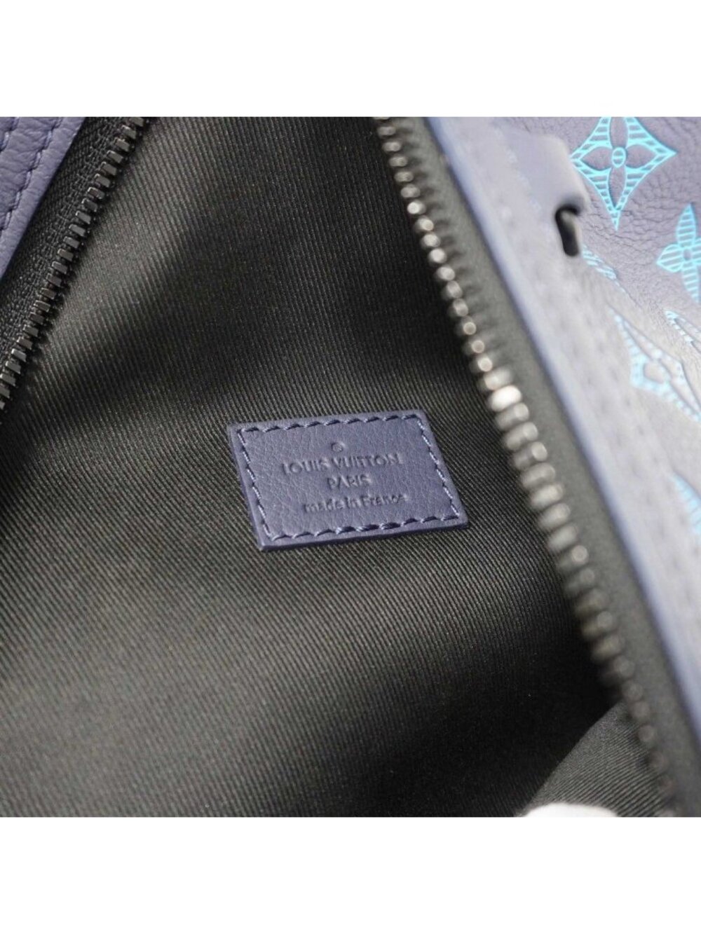 Louis Vuitton Belt Bag Monogram Shadow Duo Navy - Picture 5 of 10